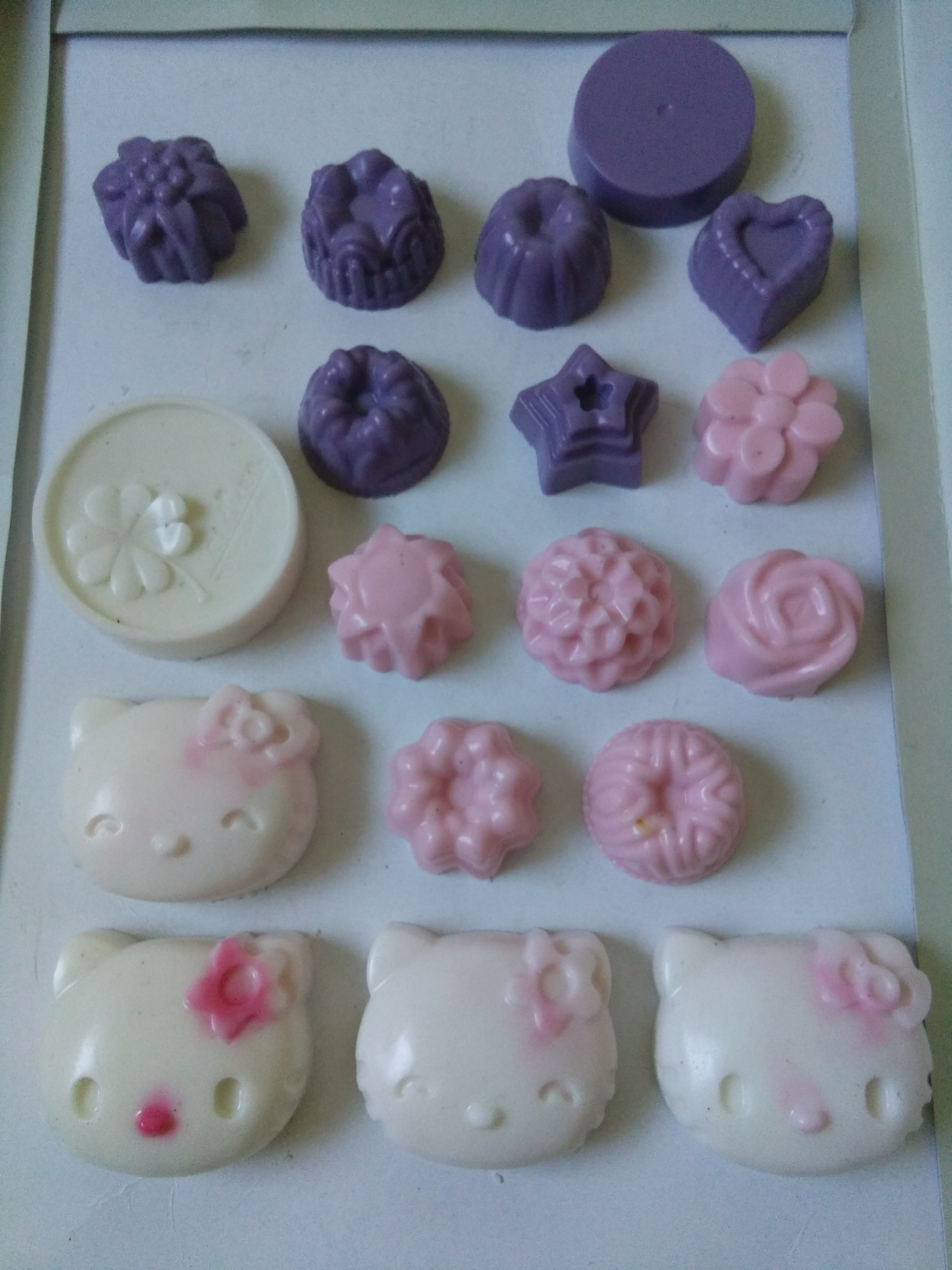 自己做了牛奶香皂，给大宝洗澡不错哦