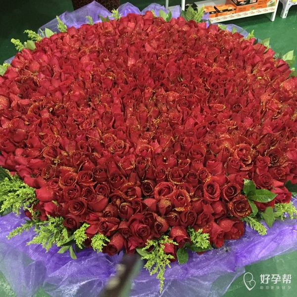 姐妹们来看999朵玫瑰花啦
