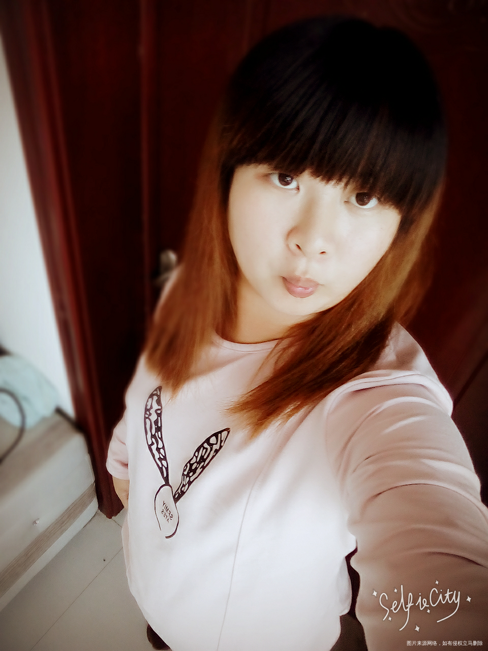 刚怀孕的肚子是软的还是硬的