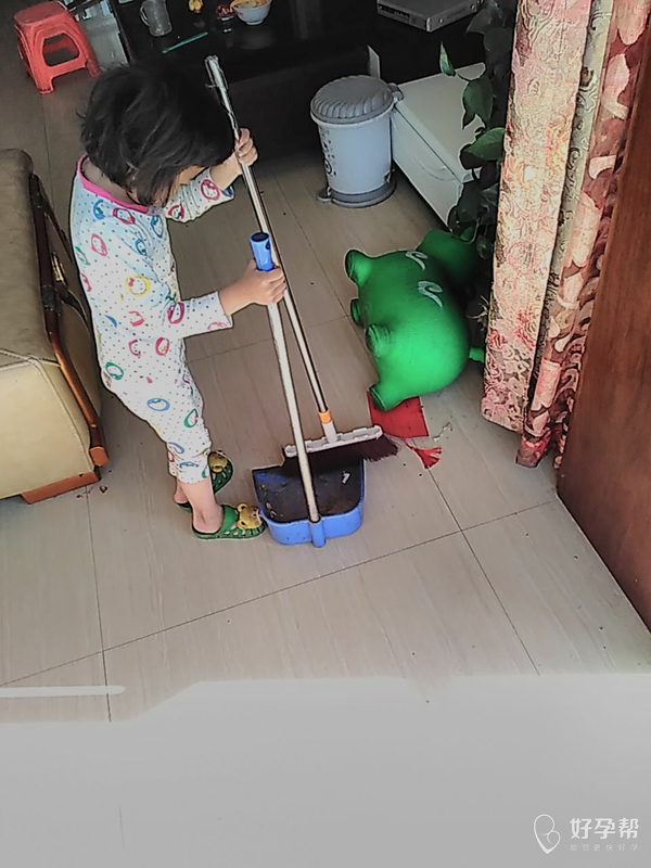 小丫头帮我打扫家