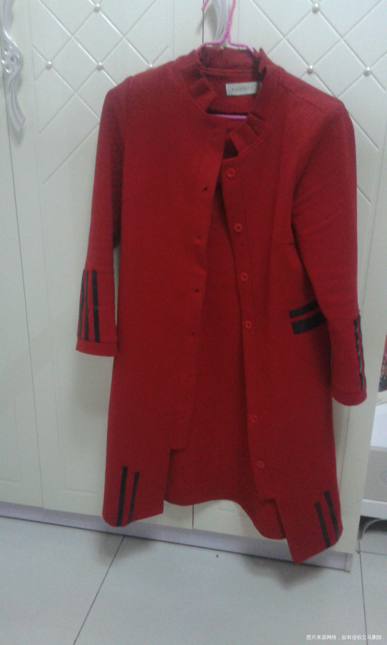 今天逛街,淘到一件蕾丝连衣裙,大家看看好看不