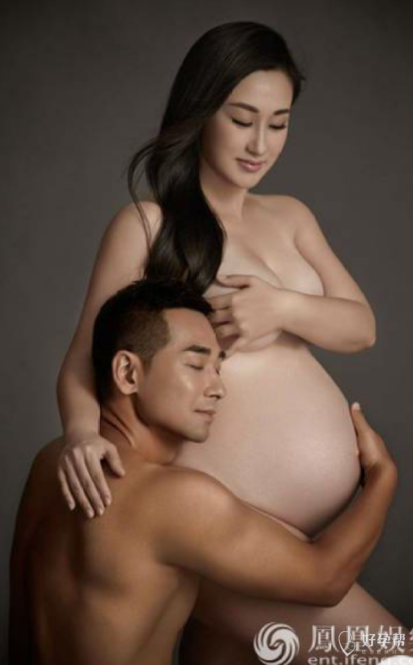 看看赵文卓和他老婆拍的孕妇照