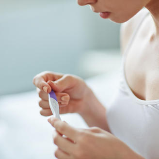 女人怎么快速怀孕？能用苏打水备孕生儿子吗？