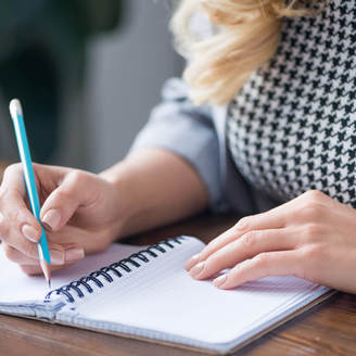 宫颈病变白带什么样？宫颈病变的治疗方法有几种？