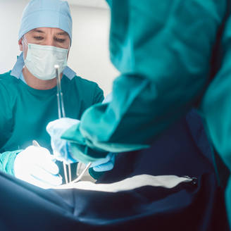 龟头出疱疹什么原因？龟头沟槽长粉刺？