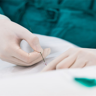 奇迹诞生：60岁高龄孕妇成功分娩，医学团队保驾护航