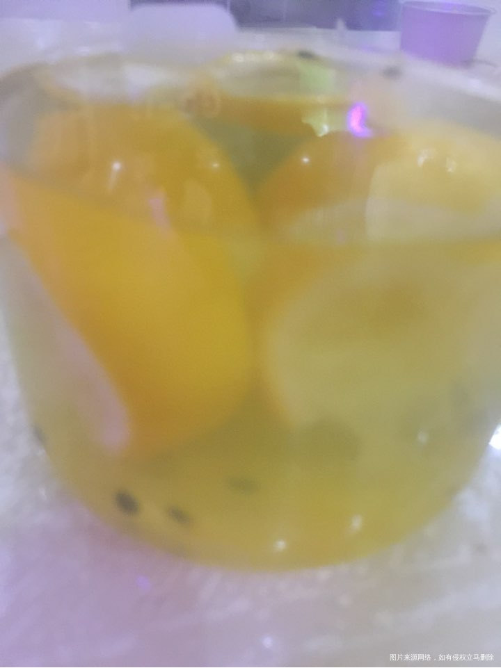 孕吐恶心感冒😷吃不下饭,只能吃些水果,苹果香蕉橘子,最近很爱吃青萝卜,觉得吃萝...