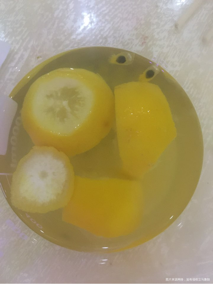 孕吐恶心感冒😷吃不下饭,只能吃些水果,苹果香蕉橘子,最近很爱吃青萝卜,觉得吃萝...