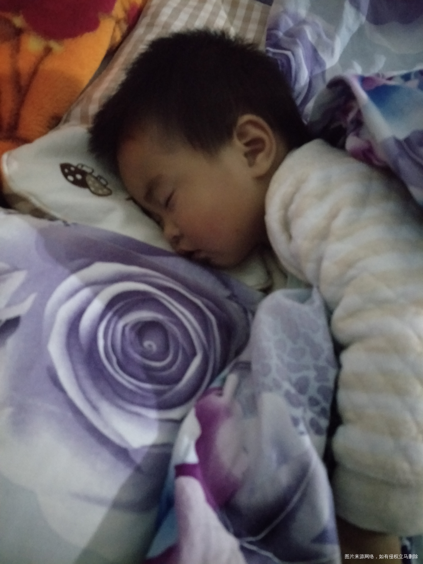 女女今天早早就睡觉了,真开心!
