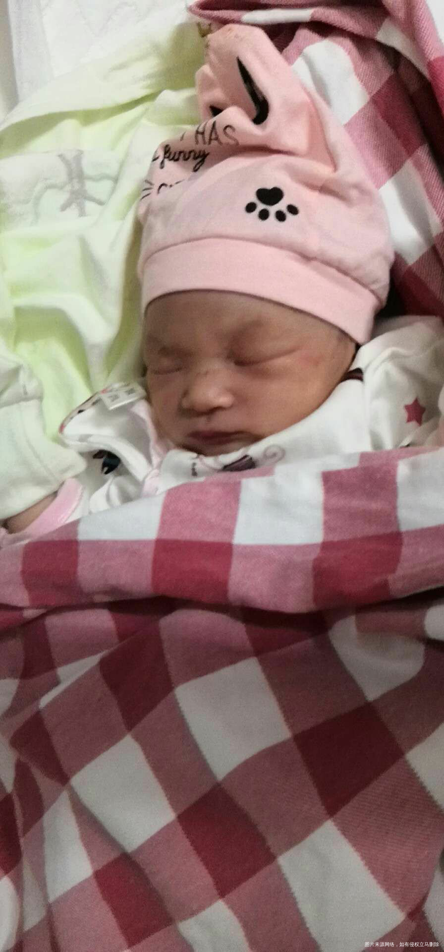 宝宝刚出生时没有洗澡和