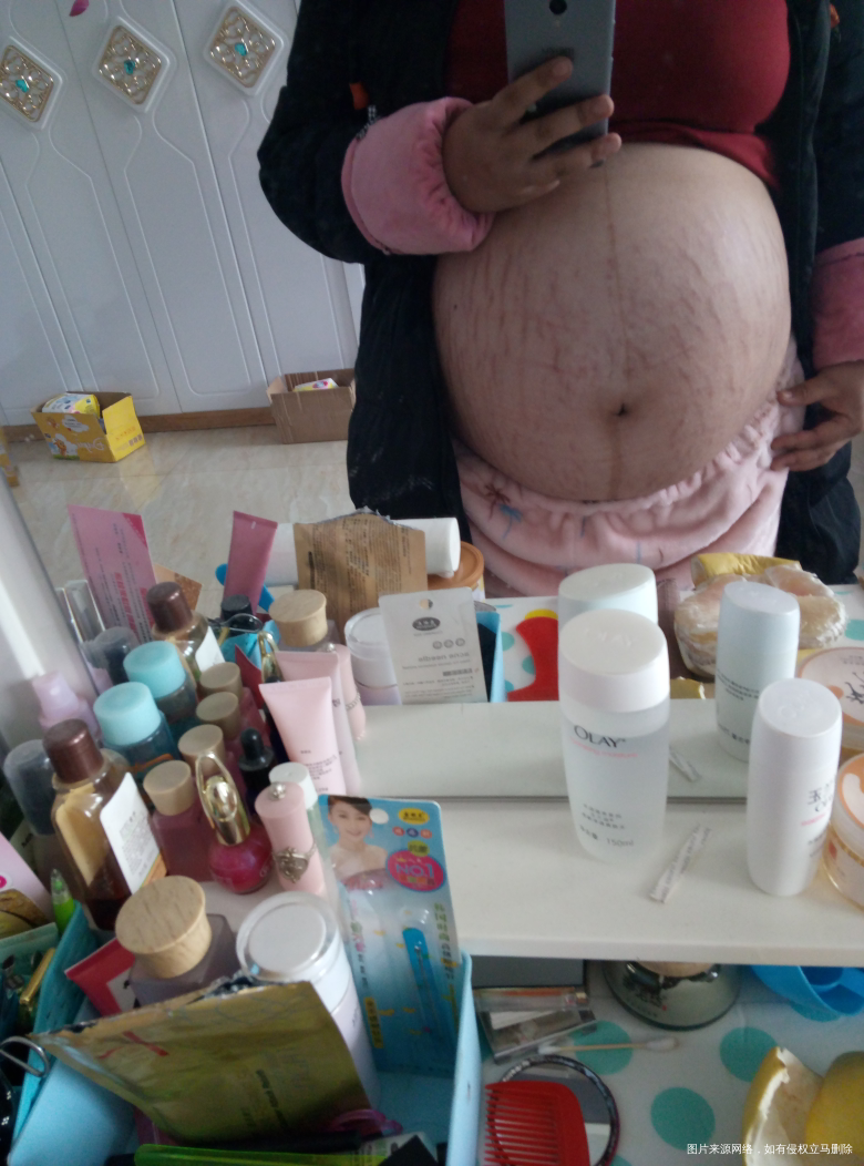 看肚形猜男女。离预产期还有17天。