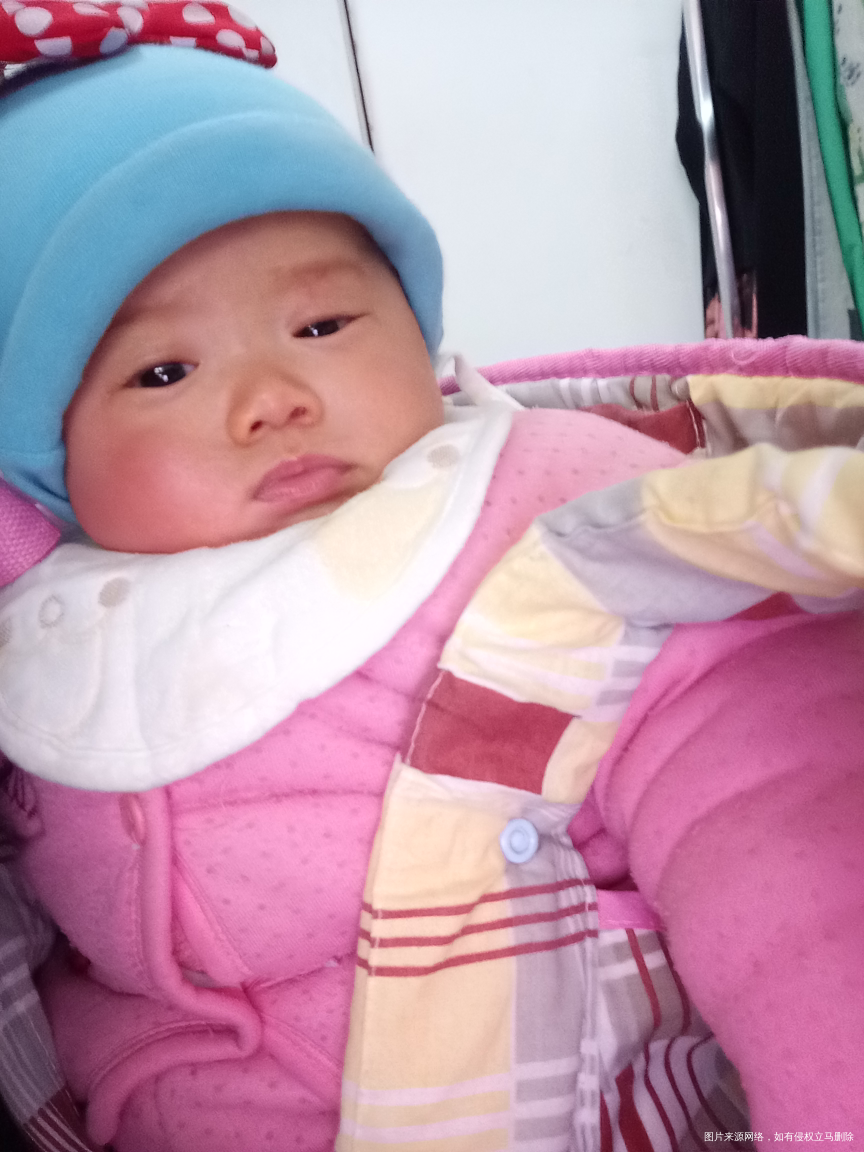 背着我闺女去逛了超市呢