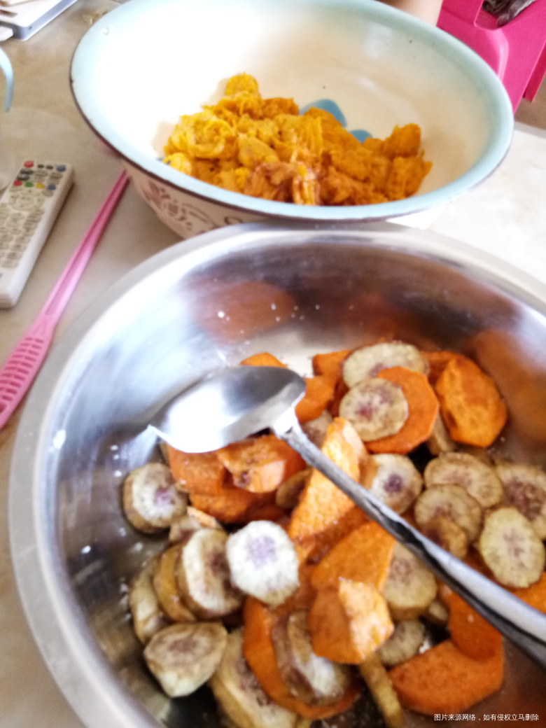 冒了南瓜粑粑和番薯粑粑