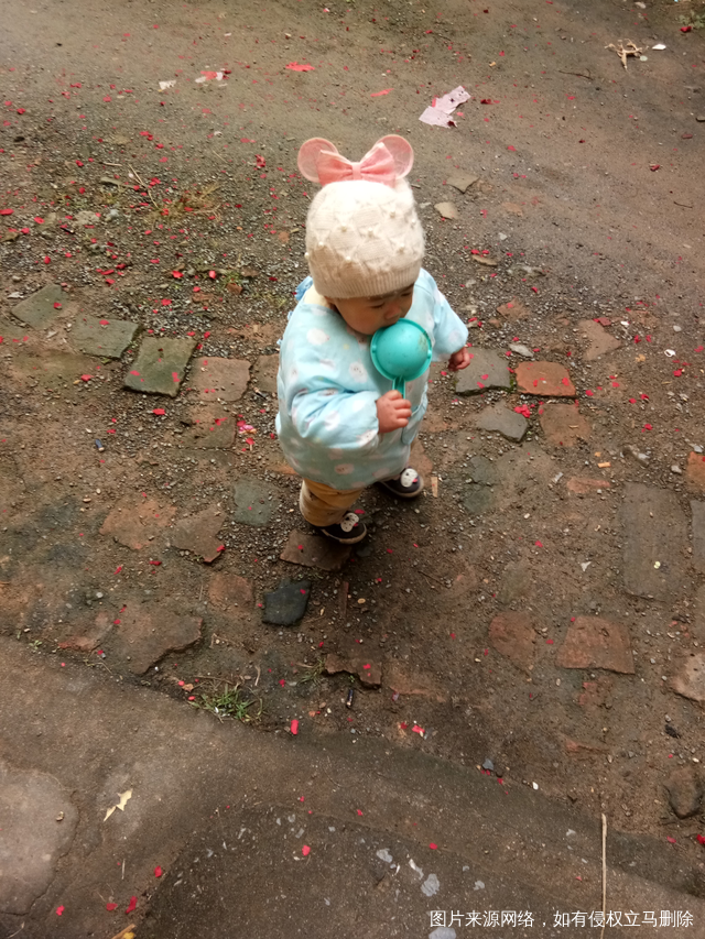 总不怕冷≥﹏≤的小屁孩一个