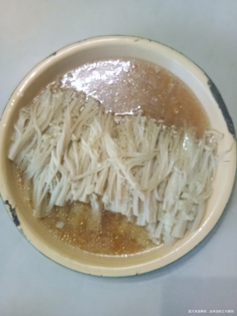 晚上😊试试的蒜蓉金针菇