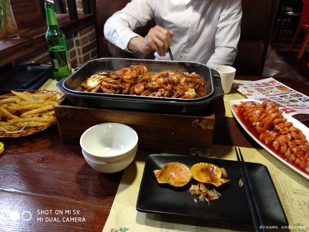 宝宝睡觉,我和宝爸吃饭