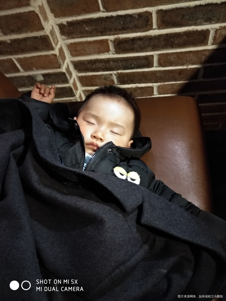 宝宝睡觉,我和宝爸吃饭