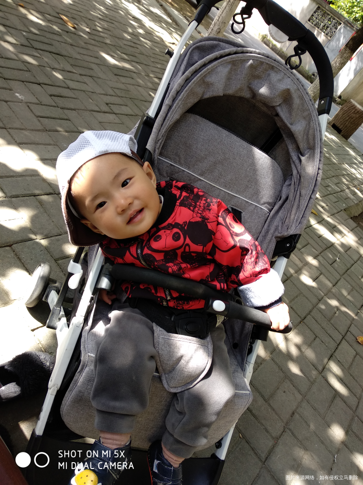 宝宝十一个月了,时间过得真快