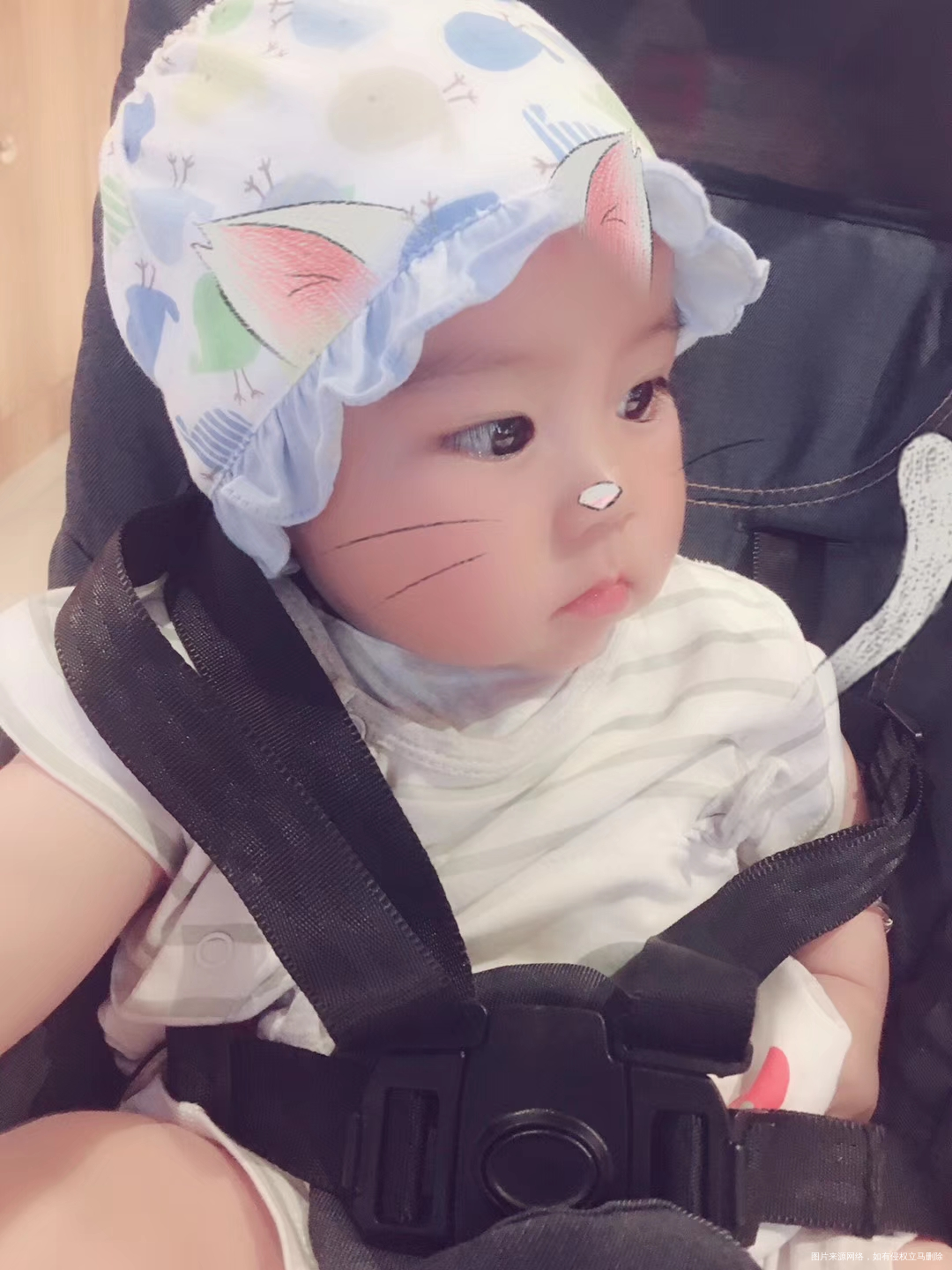 朋友的宝宝,好可爱啊!啊!
