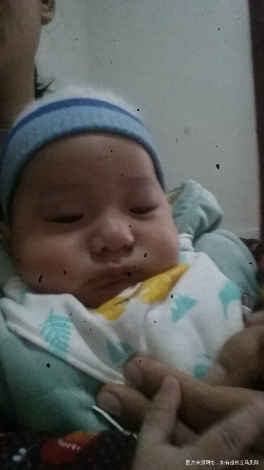 姐妹们你们四个月的小孩子都是多少斤呢