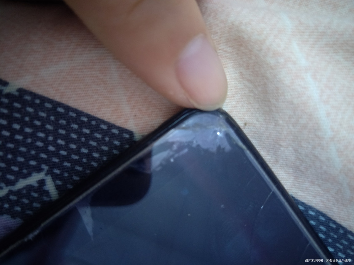 有宝宝误食过钢化膜吗?我女儿刚刚吃了钢化膜