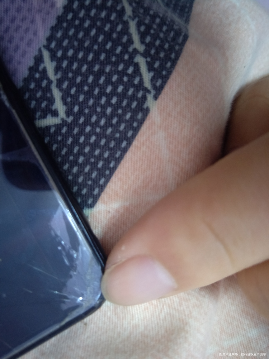 有宝宝误食过钢化膜吗?我女儿刚刚吃了钢化膜