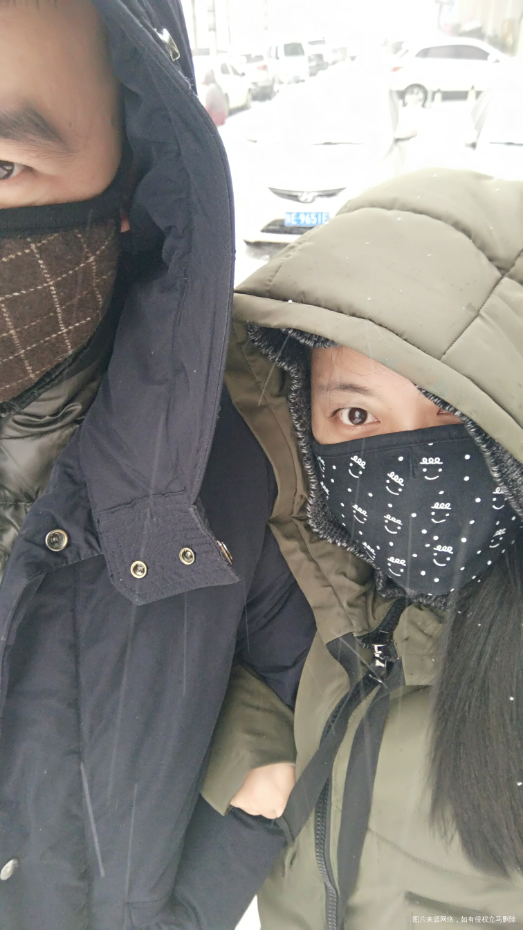 今天又下雪,两口子又一起去加班