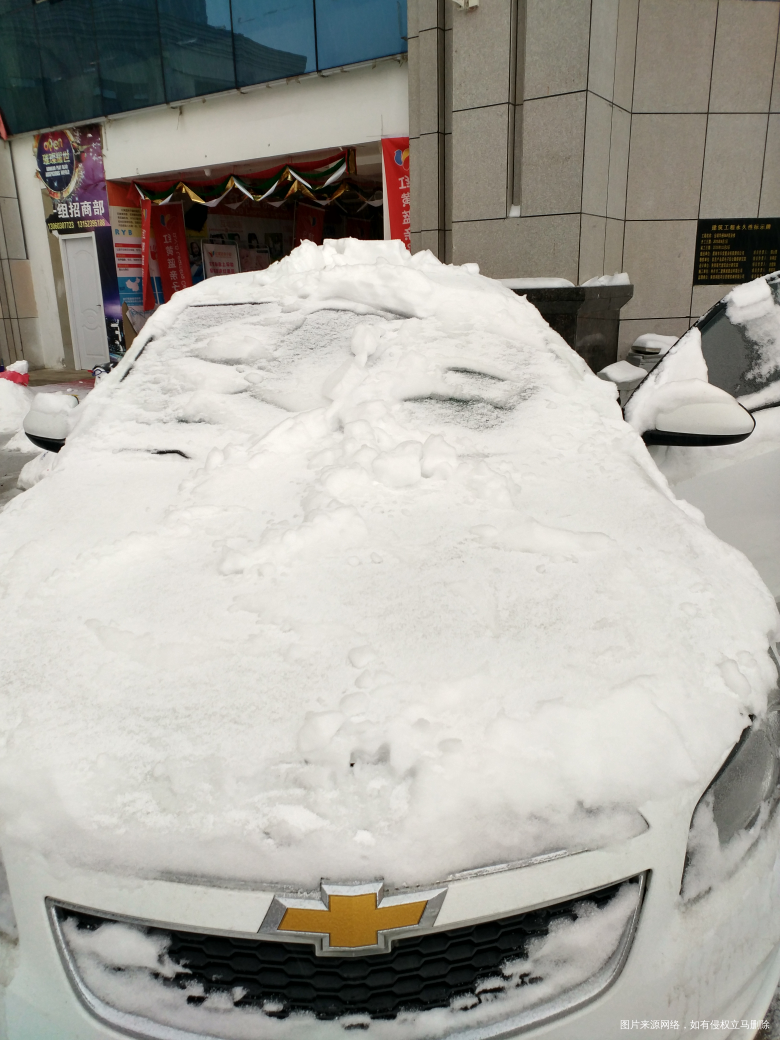 今天又下雪,两口子又一起去加班
