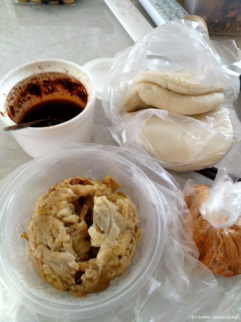 老公上班前去给我买的早点