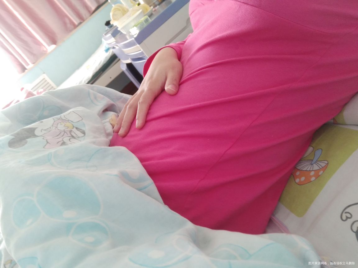 产后第五天!肚子差不多恢复了!!先前还担心二胎会很慢恢复
