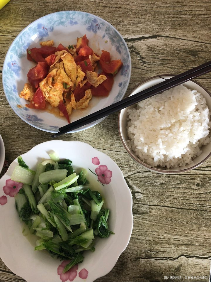 昨天还在乐 哇 胃口好好 好幸运,今天嘴巴就发苦 胃口不大好,什么都不想吃。看来...