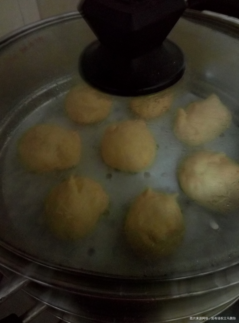 大宝做的"兔子"馒头,虽然看不出来