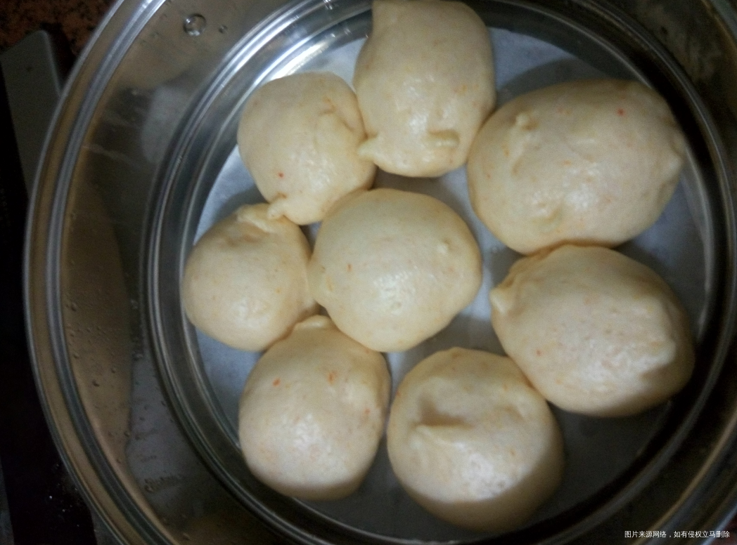 大宝做的"兔子"馒头,虽然看不出来