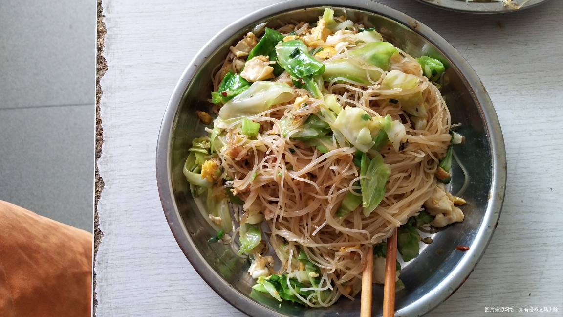 昨天买了菜,他说别煮了,太热不想吃