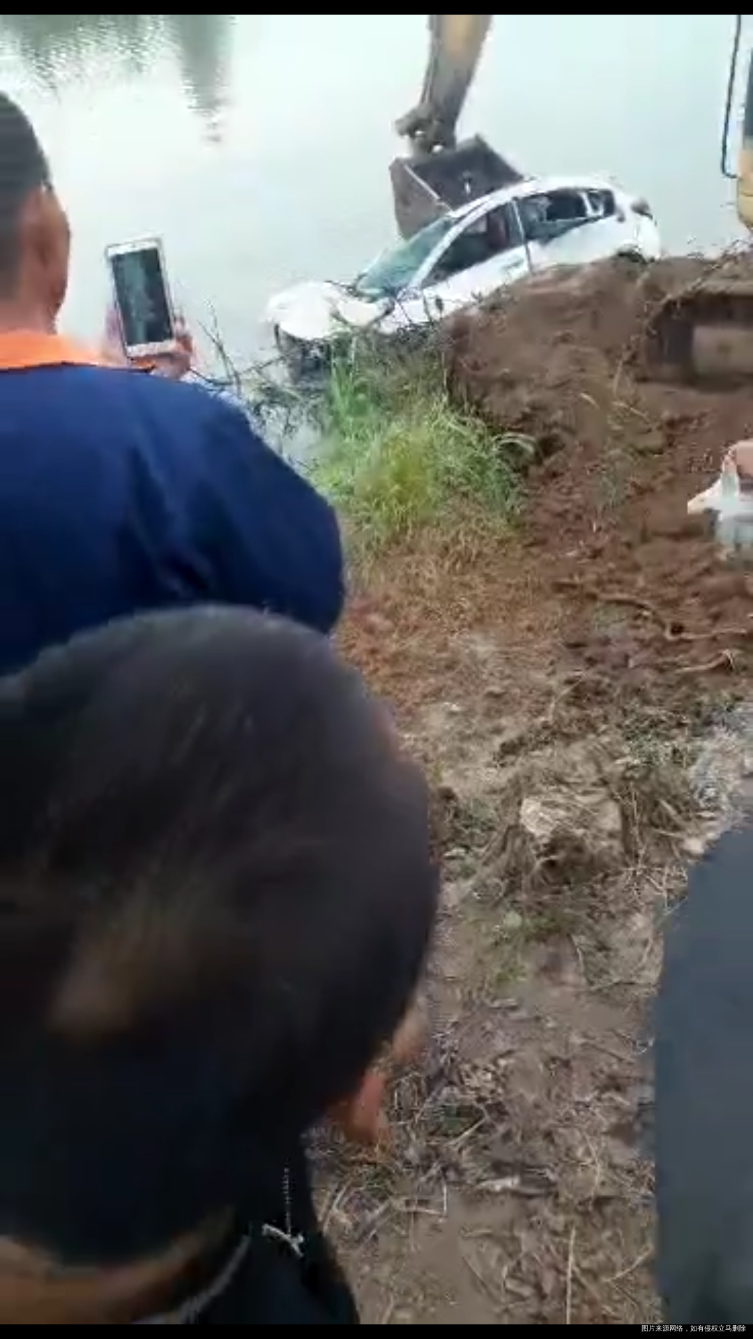 婚没离成,把自己的命都搭进去了,死了还一片骂声,