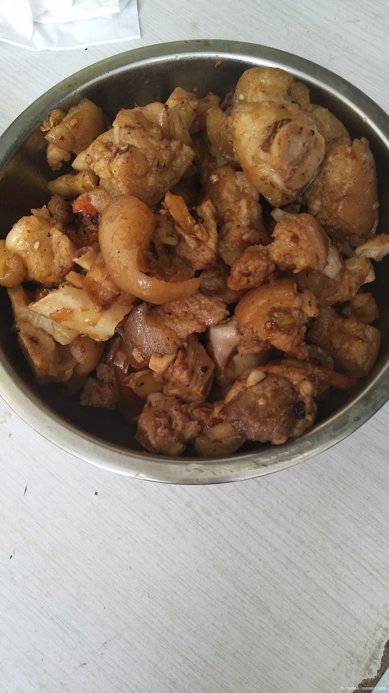 一年都没吃,红烧猪蹄了,