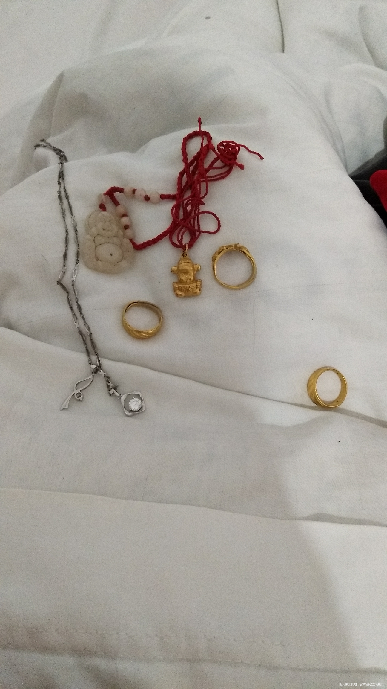 女人都是这样吧,喜欢买,买了一直放着