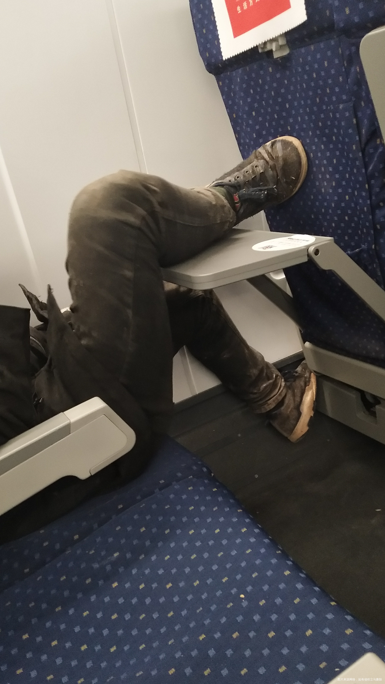 座了几年的高铁,我也碰上了这种没素质的人