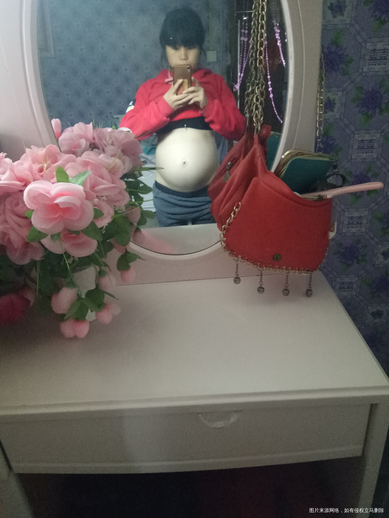 肚子一直挺干净的,前天晚上痒忍不住抓了一下,有会看男女的宝妈吗