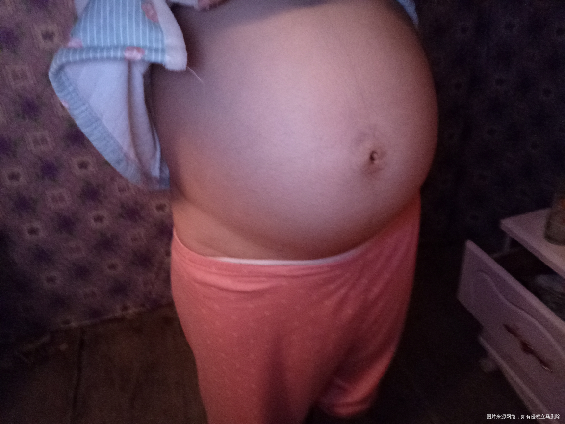肚子一直挺干净的,前天晚上痒忍不住抓了一下,有会看男女的宝妈吗