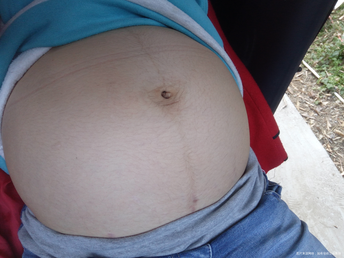 肚子一直挺干净的,前天晚上痒忍不住抓了一下,有会看男女的宝妈吗