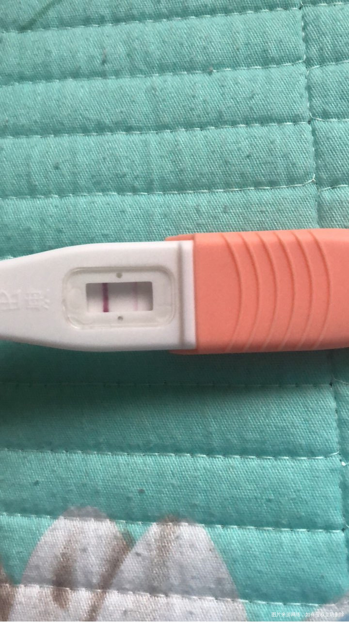 今天囊胚移植第十天!想去验血有些紧张!拿试纸先验孕了一下