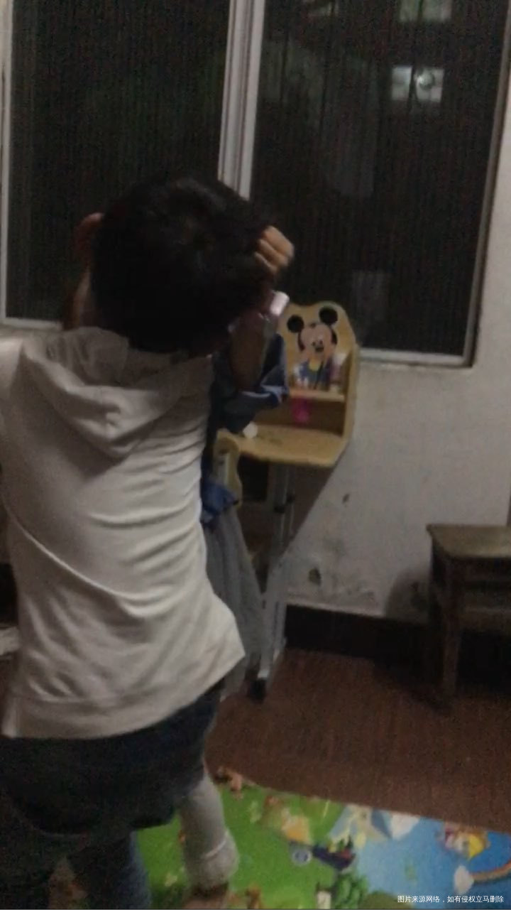 七岁的老实儿子跟六岁的野蛮小女孩打架竟然被虐,到底怎么教孩子