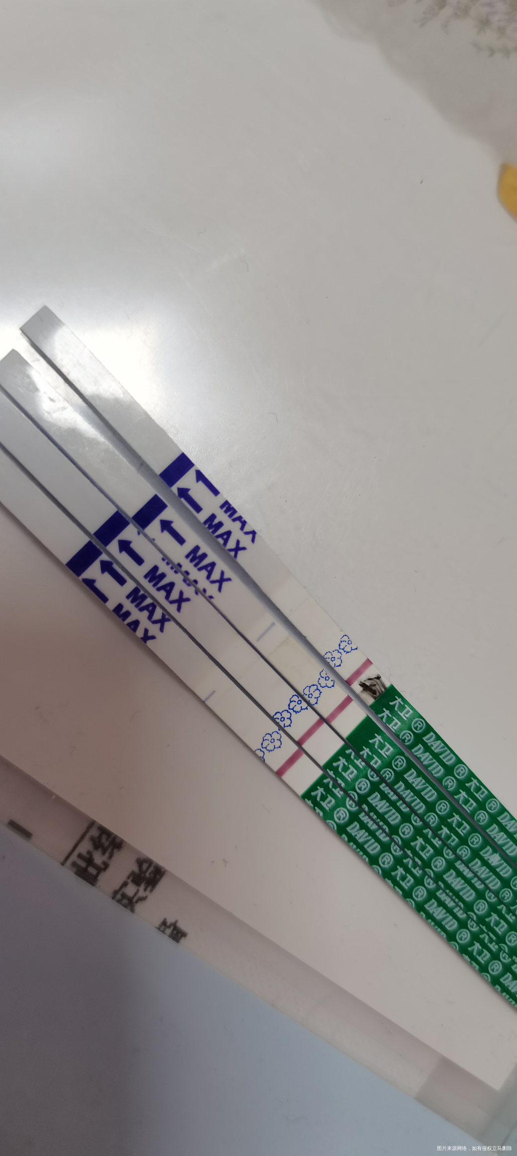 不知道是不是已经眼神问题,老是看着有
