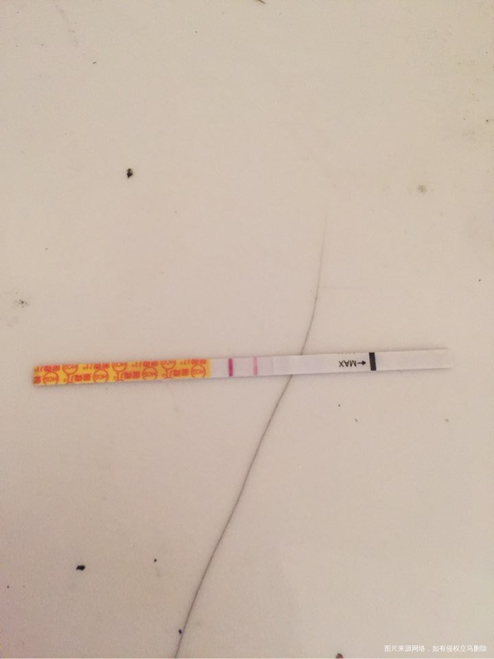 
今早忐忑的又测了一遍,相对4天前加深太多,测出来手都有点抖,腹胀腰酸继续,一早…