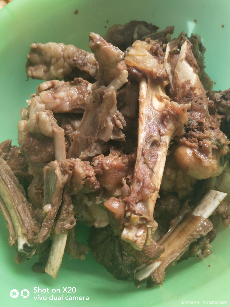 明天要回去了,今天中午妈妈又给做饺子