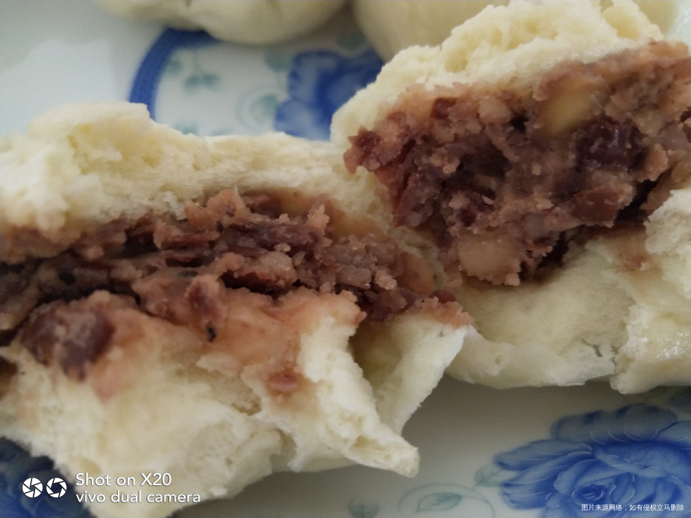 又松又软的豆沙包做好了