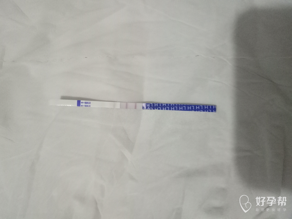 发烧38.5图片,体温计38度5照片实拍 昨天晚上发烧37.3度然后同房了 半夜烧到38度