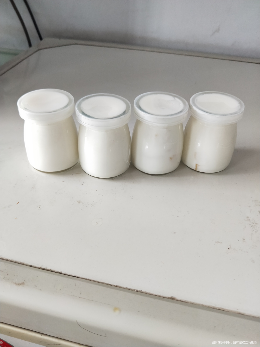 给儿子做了香蕉酸奶,有点像安慕希的感觉