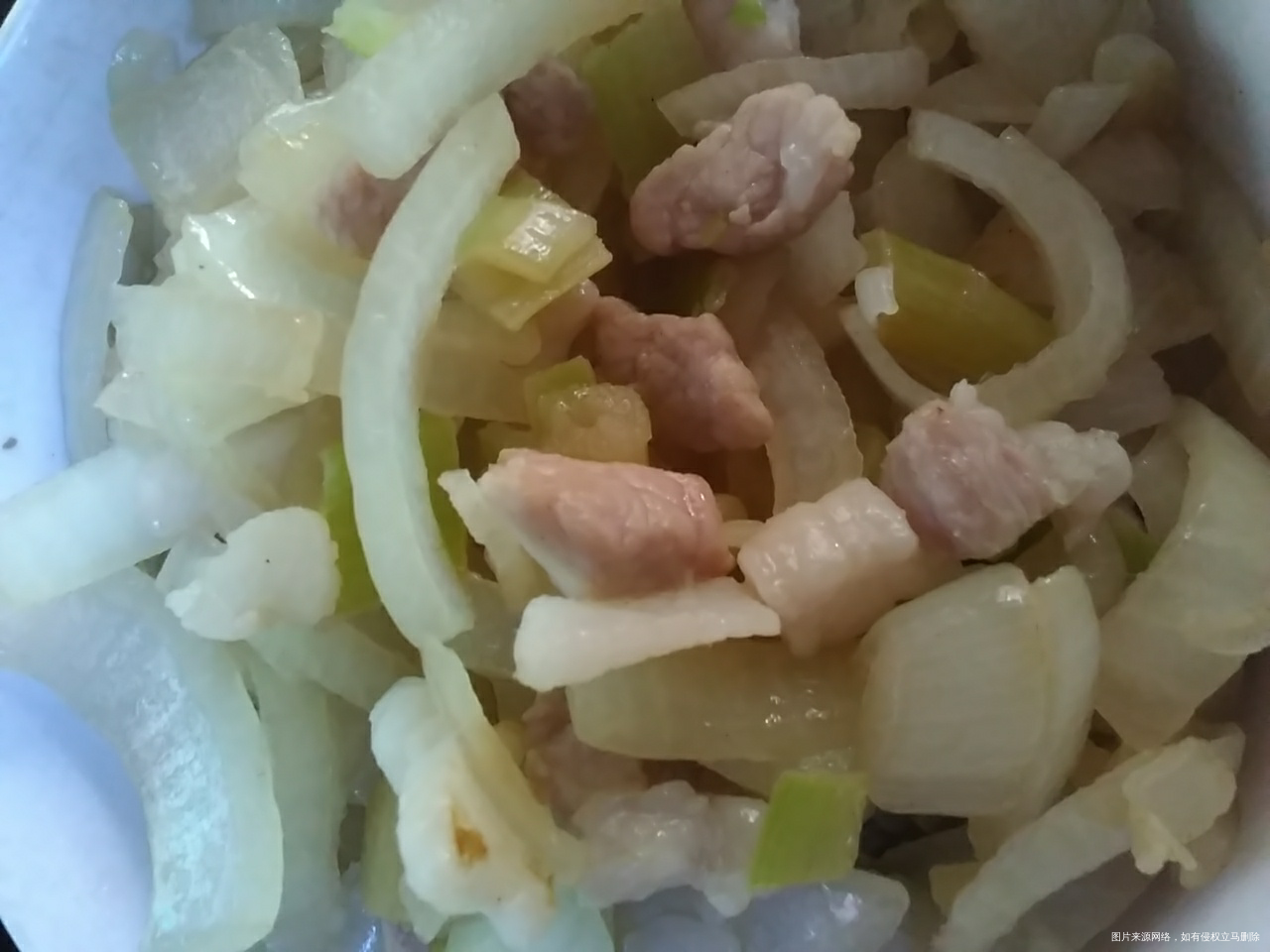 今晚的晚餐,洋葱炒猪肉+米饭